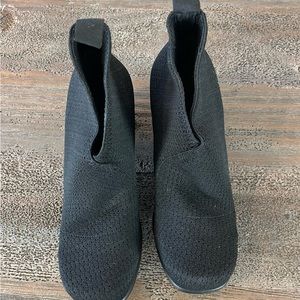 New Charleston Shoe Co. Black Boots Size 8